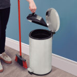 Lixeira com Pedal Tramontina Brasil Plus em Aço Inox com Acabamento Acetinado e Balde Interno 20 L - Imagem 2